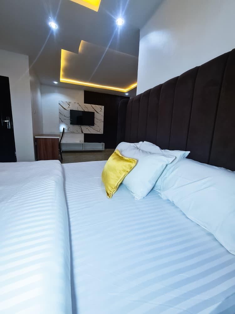 The Marble Suite, angle 1