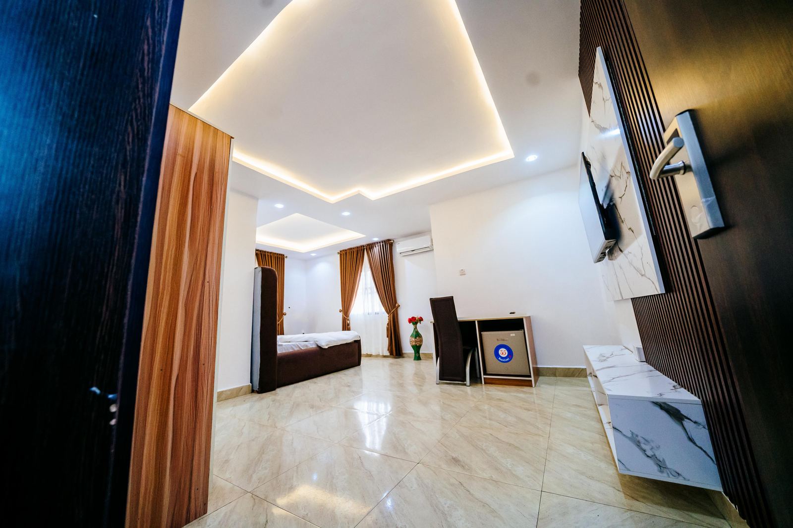 The Marble Suite, wardrobe and TV wall
